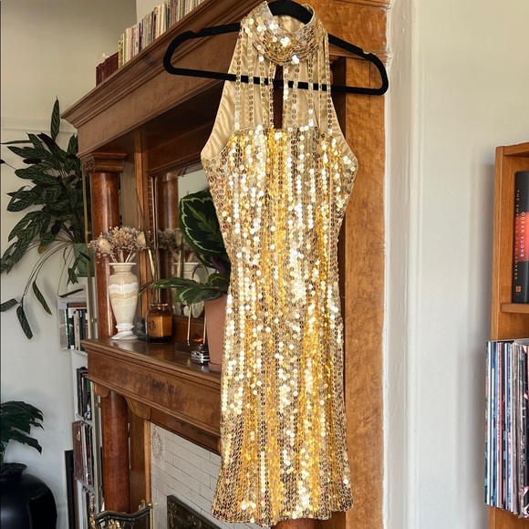 Niteline Dresses & Skirts - VTG Niteline gold sequined dress size 6